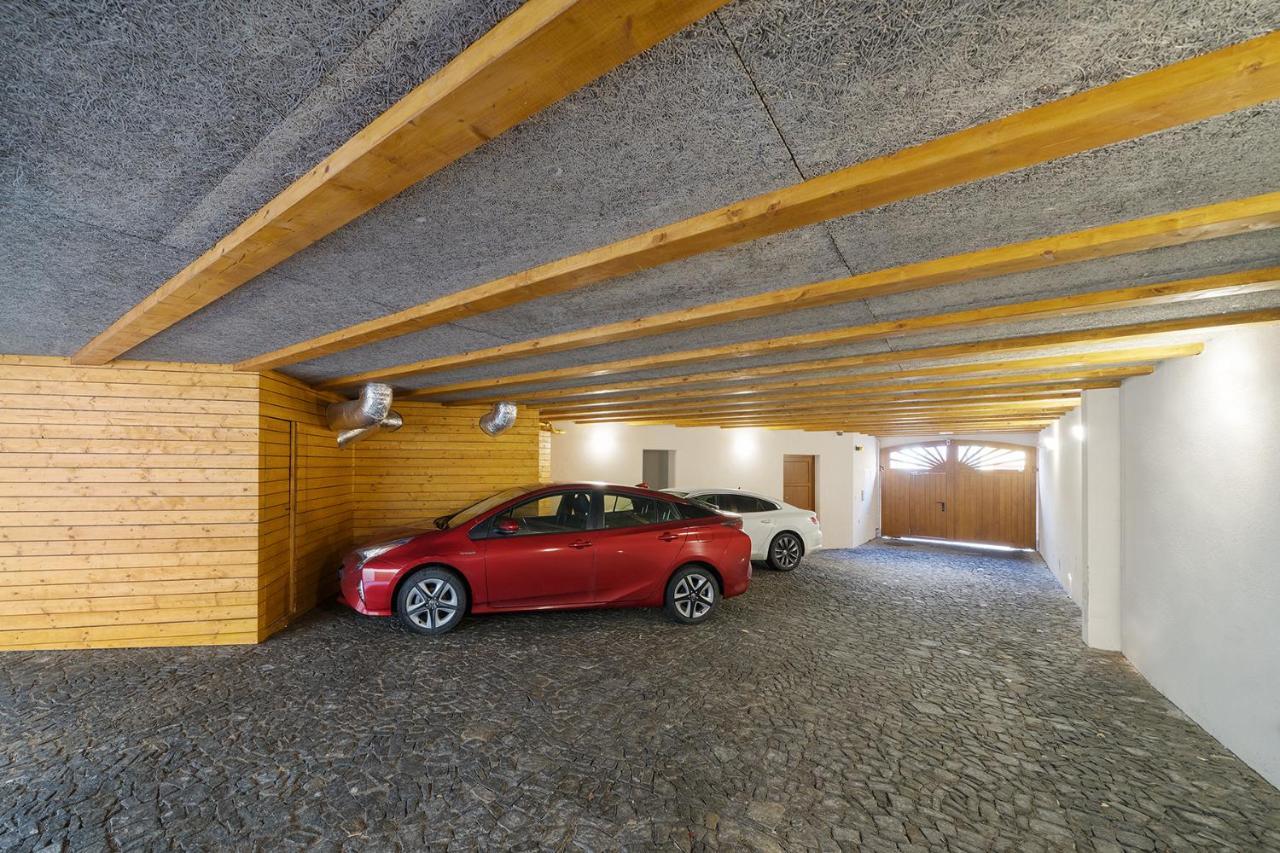 Hotel Bily Jednorozec Тршебонь Экстерьер фото