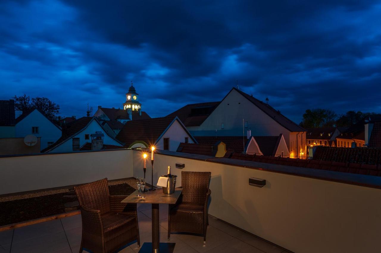 Hotel Bily Jednorozec Тршебонь Экстерьер фото